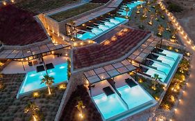 Ftelia Black Villas